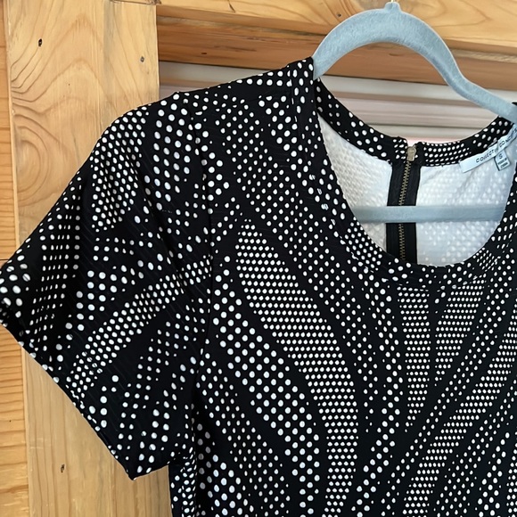 Collective Concept short sleeved dress - Picture 4 of 4